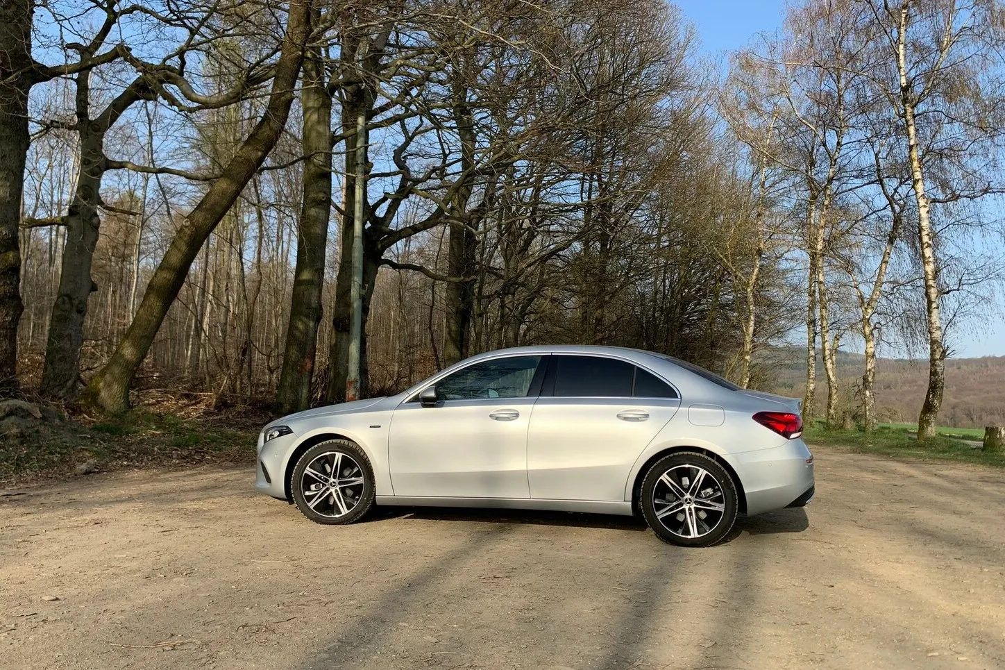 4,5 Meter ist unser Testwagen lang und damit 13 cm länger als die Kompaktlimousine